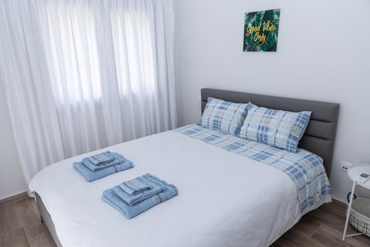 Design Apartment With Swimming Pool Near The Beach Athena Bagian luar foto