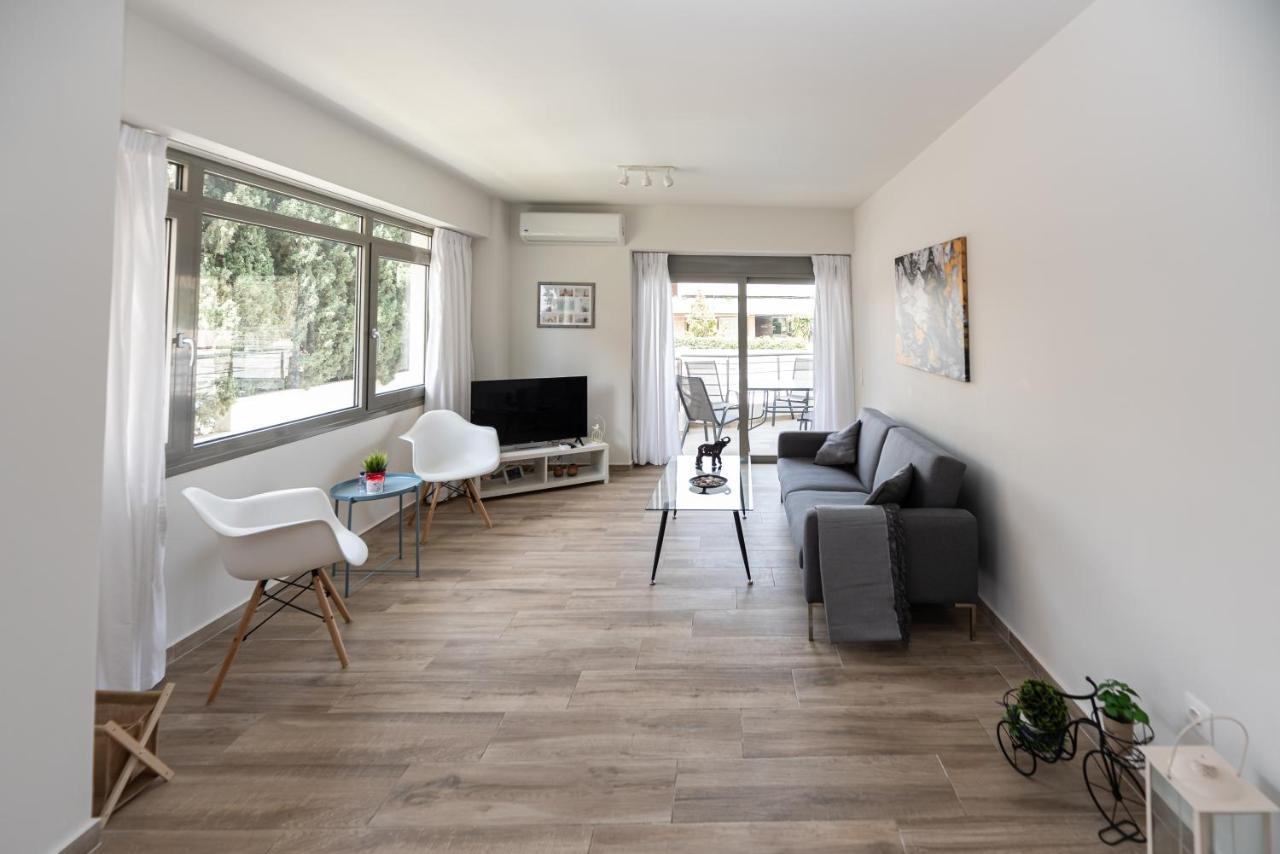 Design Apartment With Swimming Pool Near The Beach Athena Bagian luar foto